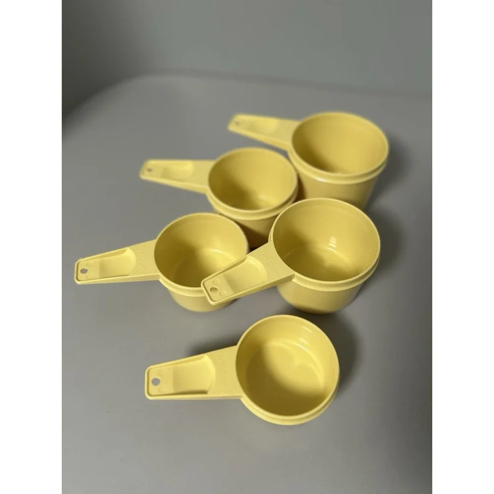Vintage TUPPERWARE Yellow Nesting Measuring Cups - Set of 5 / Made in USA